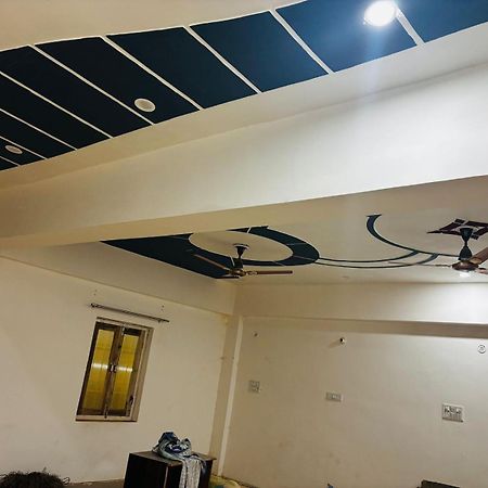 Appartement Shri Radha Krishna Dharmshala à Prayagraj Extérieur photo