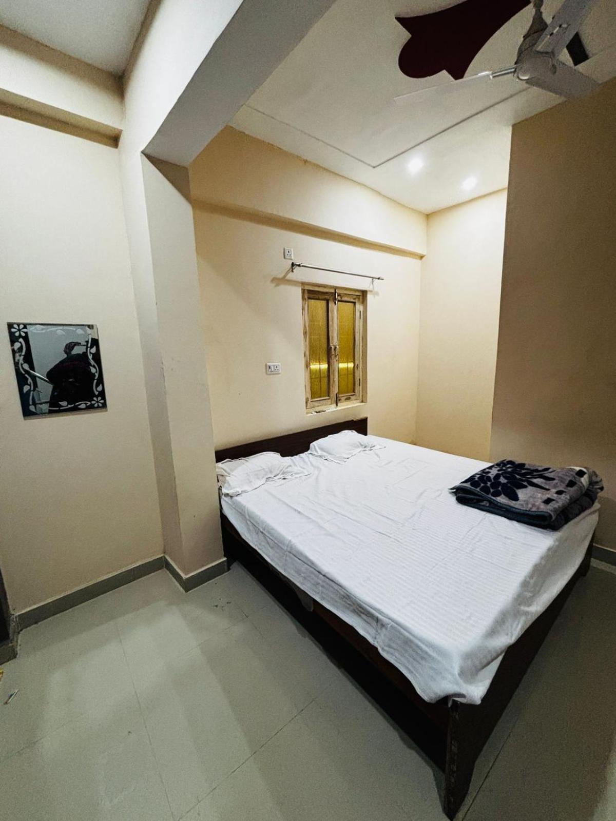 Appartement Shri Radha Krishna Dharmshala à Prayagraj Extérieur photo